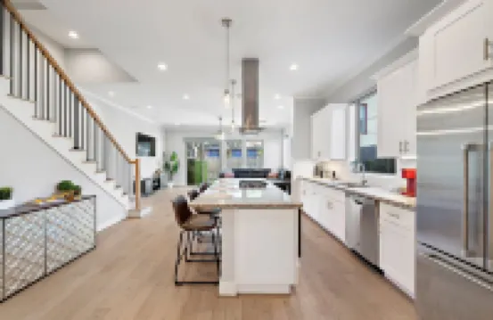 Luxe Montrose Retreat with Heated Pool/Spa, King Beds and Mini-Golf
