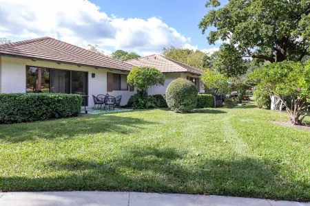 PET FRIENDLY Brand New cottage with great rates!  Book now - it won’t last