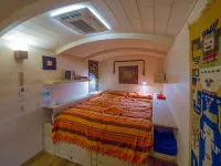 Holidays Zirkuswagen surrounded by sea and maquis. 300 m from the water. Hotels in Teulada