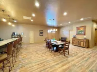 Brand New House Right on Allen St one Block from the Birdcage