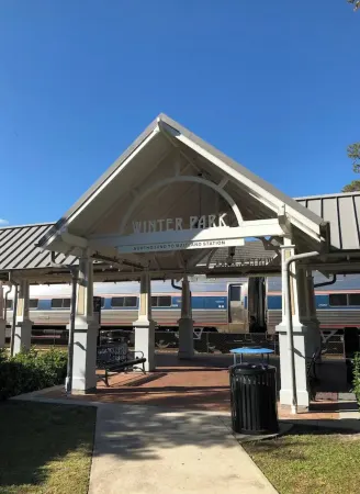 College quater charming Winter Park Historic Dist Rollins College quarters