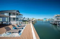 Agua Vista Waterfront Home 💥Hot Tub💥Sun Deck-Fish off Patio🎣Kayaks provided🛶