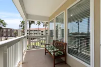 South Padre Island Condo 2BD/2BTH w/ Private beach access & with all amenities