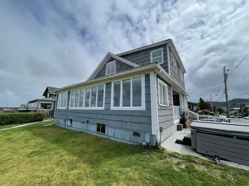 Seaside Beachfront Home on Prom