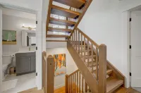 10-Minutes to Ski Resort, 2.5-Bedroom, Mountain Views, Hot Tub/Sauna