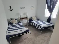 Brand New Home☆ Treetop Sunsets~ Private Pool~Group Trip!