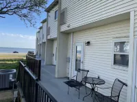 Relaxing Beach Condo with a Pool