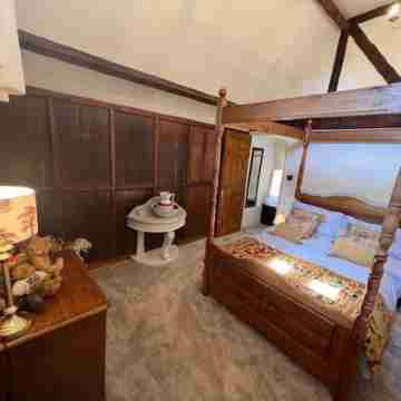 Braunston Manor Cottage: 4-poster beds & ensuites Rooms