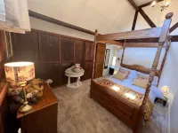 Braunston Manor Cottage: 4-poster beds & ensuites Hoteles en Daventry