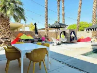 The California Dreamhouse, by Desert Vibes. Saltwater Pool + Hot Tub!