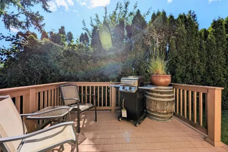 Country View Cottages, charming Cottage Near Downtown Carlton