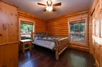 Log Cabin Getaway: WIFI, GameRoom, Firepit, pets OK! Hotels near Snow Bank Campground