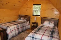Stylish Cabin 4Mins Away from Cumberland Lake!