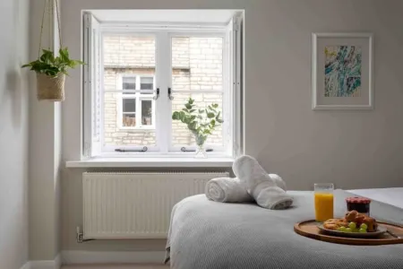 The Cottage, grade 2 listed with parking