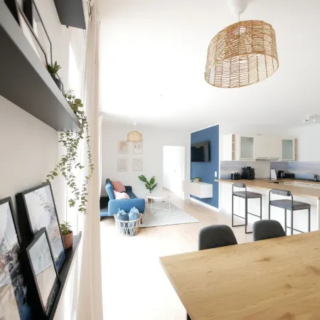 85qm, Parkplatz, Zentral, Großer Balkon, 2 Bäder