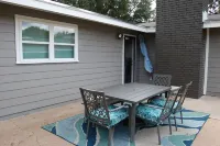 Midtown Escape - located in the heart of Graham, Texas Hotels in Graham