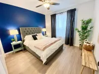 THE HELIX HAUS - Luxury Vacation Home! HOT TUB, FIRE PIT, GAME Rm, VANITY Rm