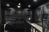 Downtown ~ Hot Tub - Ping Pong - Putting Green - Connect 4 - PAC Man ~ Hotels in Bristol