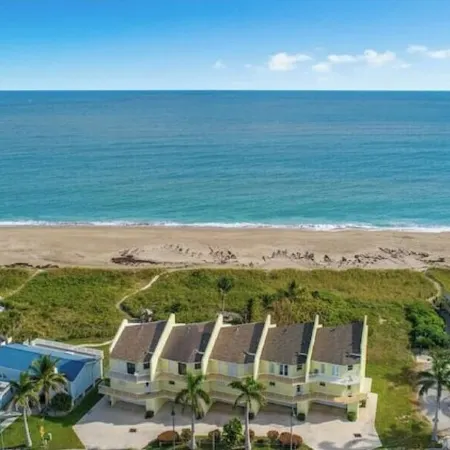 Cozy beach condo steps away from the beach!