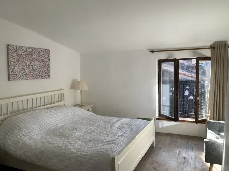 Stylish townhouse in the heart of the Midi Pyrenees Отели в г. Кийан