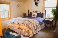 Logshire at Mt.Baker EVCharger & HotTub