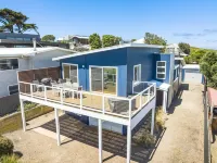 Bayview Retreat - A perfect spot for your next family beach holiday Hotels in Surf Beach