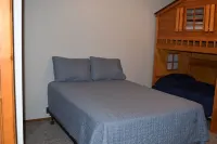 Cabin in the Bluff, Only Minutes from the Mississippi River!