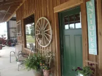 Southern Comfort Cabin- minutes from the river and the lake! Hotels in Pike County