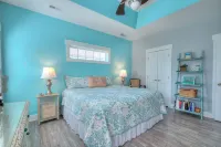 Swimming Pool, Elevator, Fire Pit, EV Charger, Pickleball, Walk to Beach!