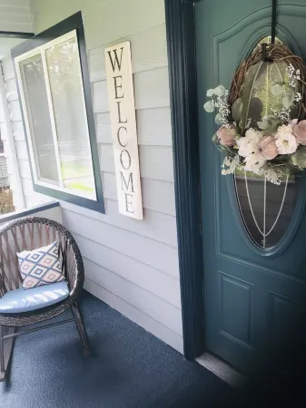 Charming Parkside Bungalow-2 blocks from downtown!