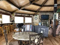 "THE ROUNDHOUSE" IN TOWN/360° LAKE & MTN VIEWS/2 DECKS/ SLED IN & OUT TO TRAILS
