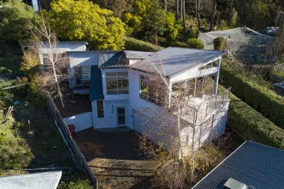 Launceston Views Townhouse #2 Hotels near Cataract Gorge Reserve