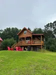 Paradise Peak Cabins “Songbird”outdoor hot tub in the heart of Amish Country