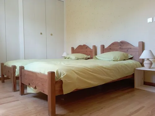 Grand Appartement Rez-de-chaussee Avec Jardin