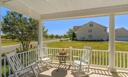 Amazing Coastal Resort Home, Indoor/Outdoor Pools, Kayaking, Tennis, & Fishing