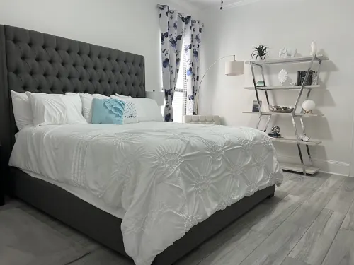 Serenity Pines, one bedroom, one bathroom apartment with full kitchen and garage