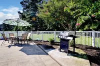 The Greenhouse: A peaceful retreat minutes from all Williamsburg has to offer