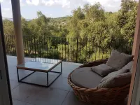 2 bedroom apartment 200 meters from the WIFI beach, balconies, terraces, Hotels in Olmeto