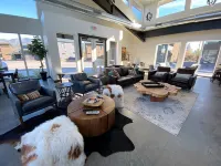 5 Mins to City Beach & DT WF, 35 Mins. to Glacier Park, Clubhouse Pool + Hot Tub