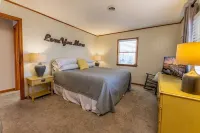 Ocean Views -Dog Friendly- 3rd Row From The Beach