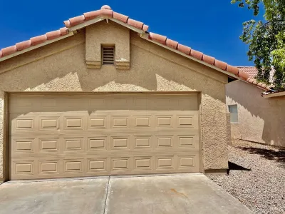 Great location close to Downtown Gilbert! Home features pool. Hotels near Fat Cats All Out Fun