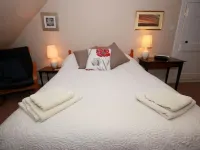 Wild Rose in Rural Location with Lovely Views on a Working Farm with Walks Hotels in Jedburgh