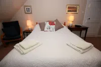 Wild Rose in Rural Location with Lovely Views on a Working Farm with Walks Hotels in Jedburgh