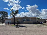 Summer Getaway Pet Friendly Colorado River Close 3Br2Ba, Fenced Yard! Snowbirds