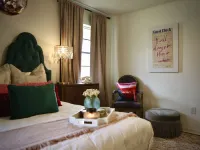 Recently updated home a few minutes from historic downtown Hico! ハミルトンのホテル