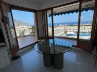 Penthouse for 2, top location, sea view, parking, elevator, air conditioning.