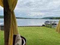 Lazy Days on Lamoka Lake is a Charming 4 Season Lake House Hoteles en Tyrone