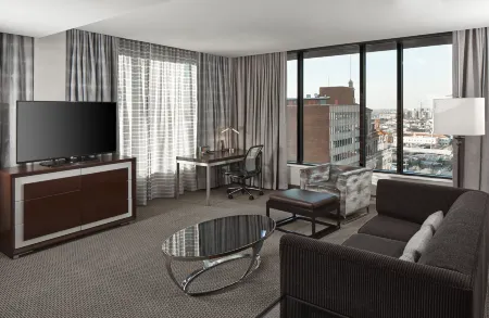 Hilton Garden Inn Phoenix Downtown Отели рядом с достопримечательностью «Центральная библиотека Бертон Барр»