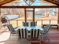 New! Stylish downtown home w/awesome outdoor area!