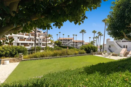 Welcome to Haven: a Premium Hamilton Cove Getaway!  Only 21 Steps + Golf Cart